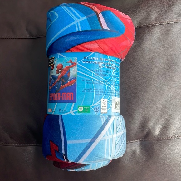 Marvel Spiderman Reversible Plush Sherpa Throw Blanket - Picture 2 of 4